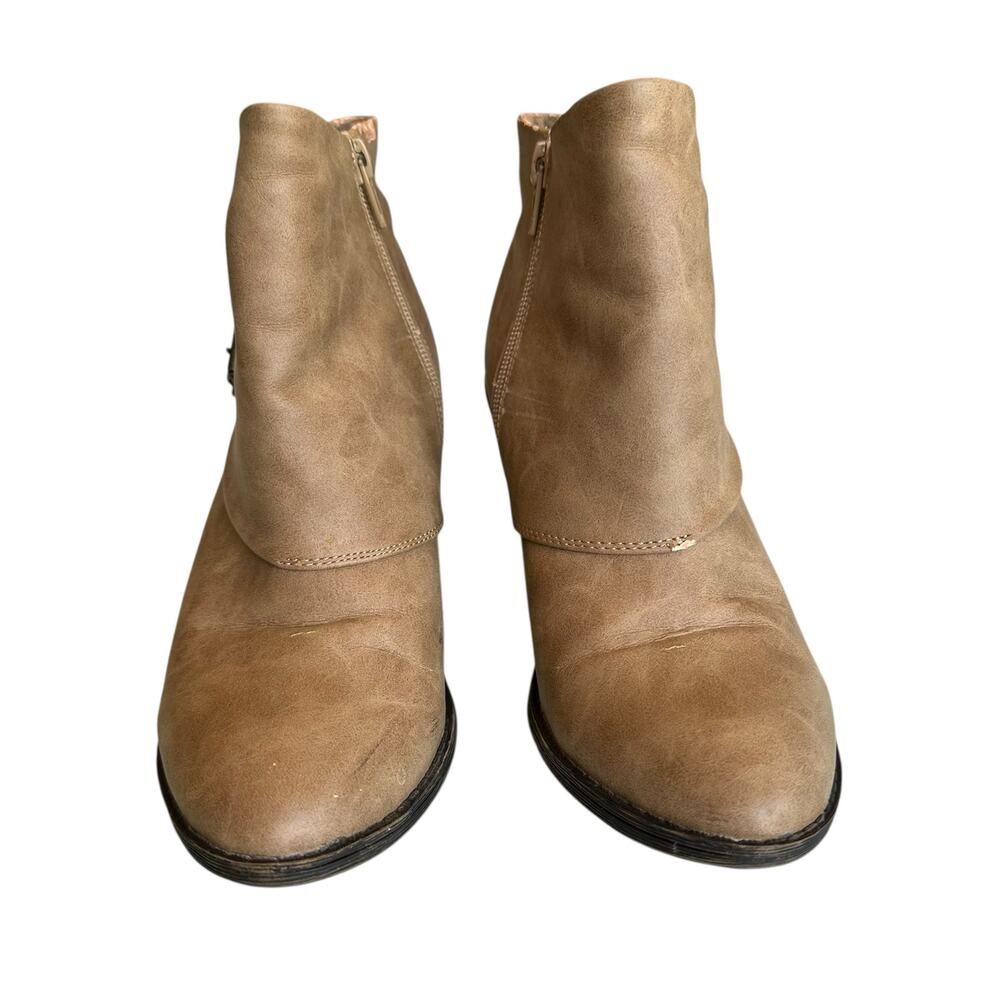 Womens Ankle Boot Size 7.5 Tan Short Heel zipper Suede Office Casual Fall Winter